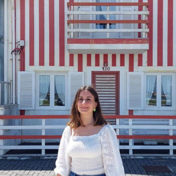 Babysitter in Almada: Laura