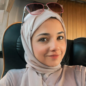 Babysitter in Cairo: Sarah