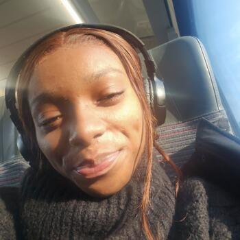 Babysitter London: Olivia