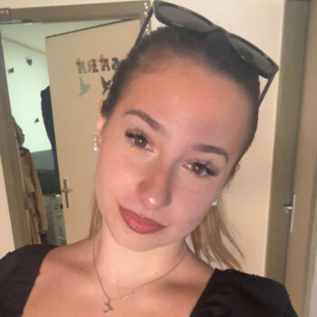 Baby-sitter in Emmen: Sara