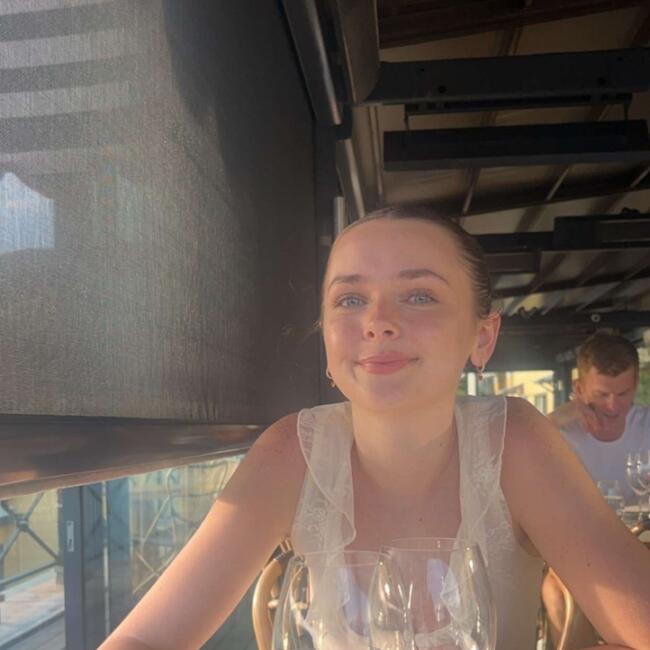 Babysitter in Sydney: Holly