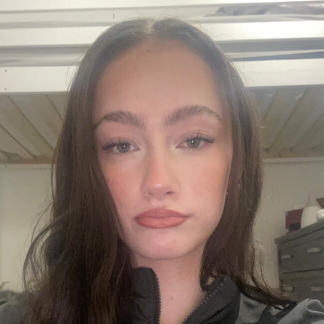 Babysitter in Alfreton: Melissa