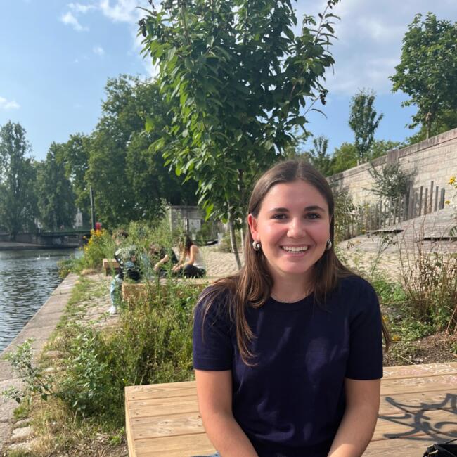 Babysitter in Nantes: Candice