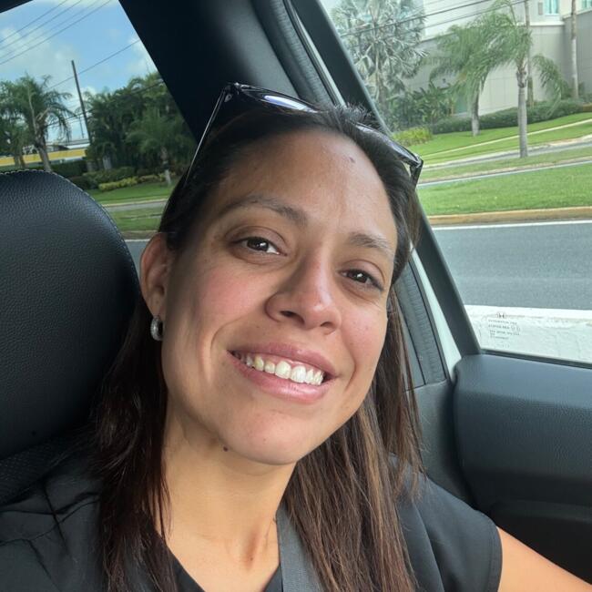 Babysitting job in Dorado: Laura