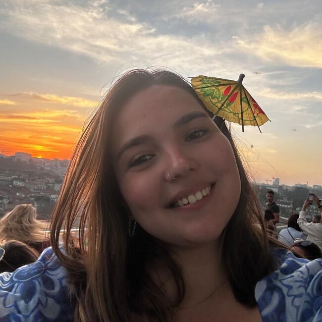 Babysitter em Porto: Maria Fernanda