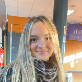 Babysitter Breteil: Camille