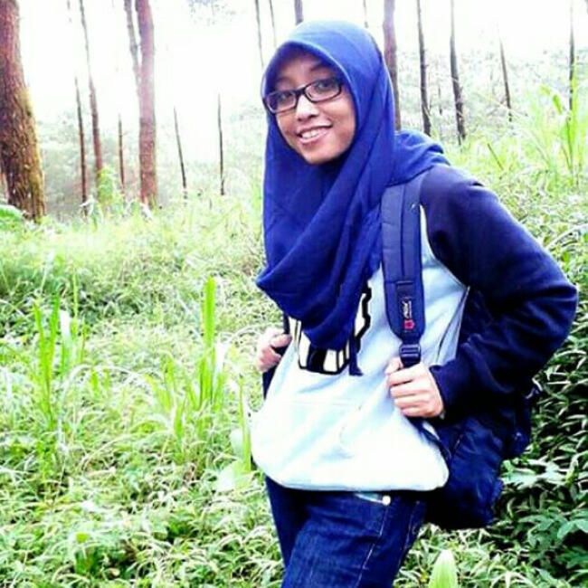 Babysitter in Bekasi: Neng Dewi