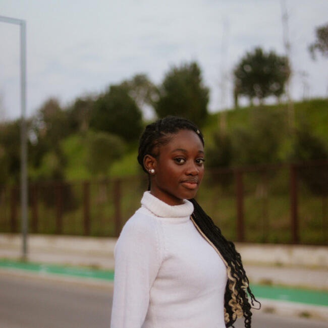 Babysitter em Cruz Quebrada: Luana