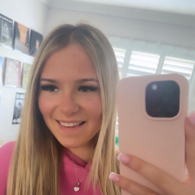 Babysitter in Edinburgh: Ruby