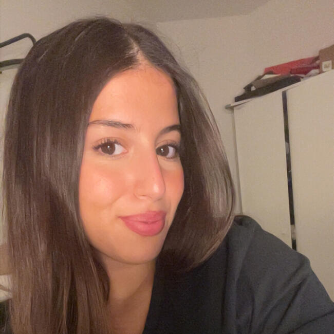 Babysitter in Mortsel: Nora