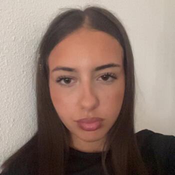 Babysitter in Caramany: LINDSAY