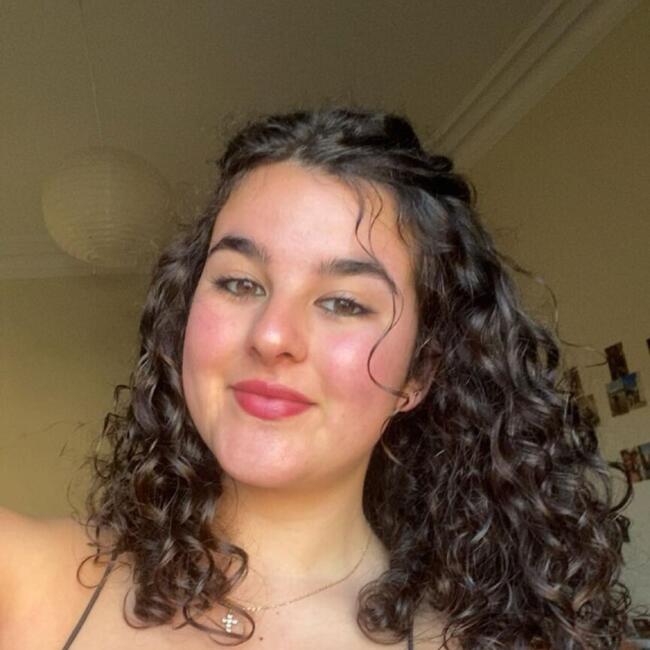 Babysitter in Edinburgh: Maria Isabel