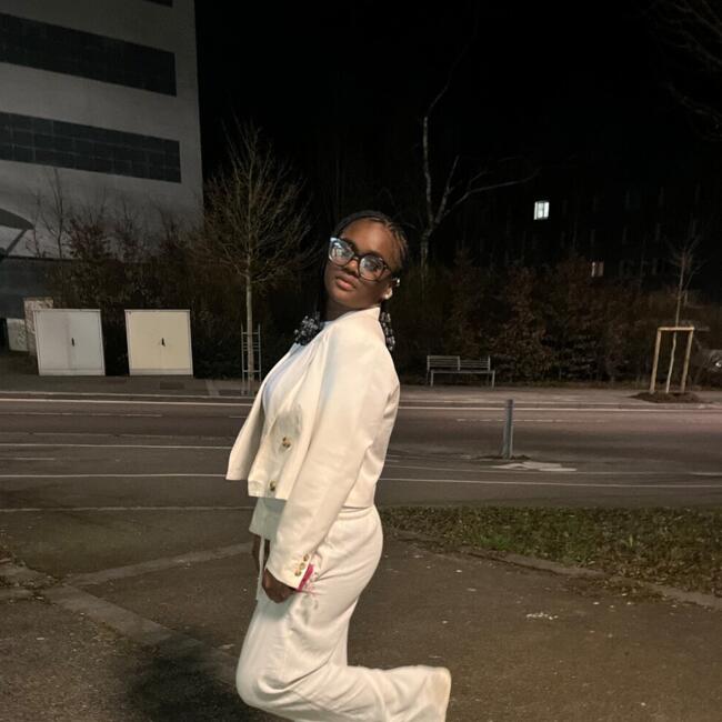 Babysitter in Mont-Saint-Aignan: Marguerite