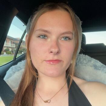 Babysitter in Newcastle: Emma