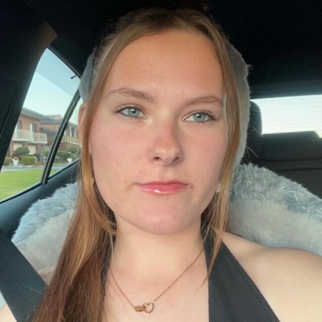 Babysitter in Newcastle: Emma