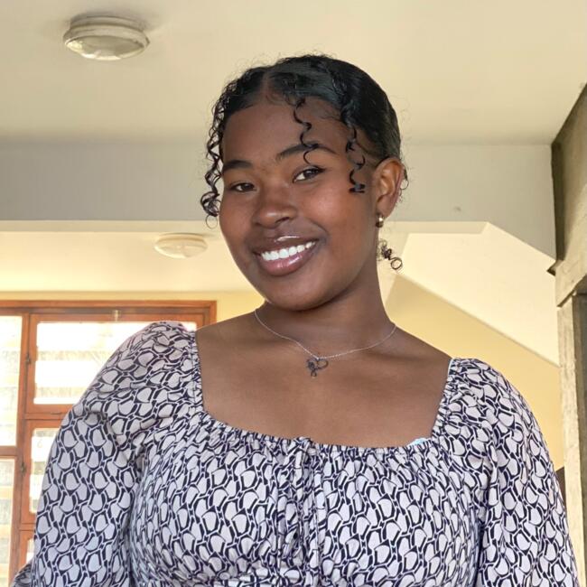 جليسة أطفال في رباط: Daniah