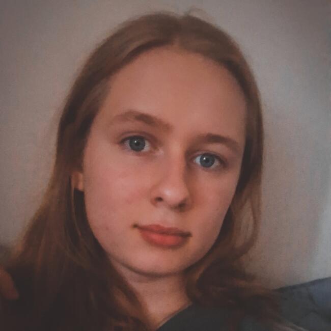 Baby-sitter in Winnipeg: Dora