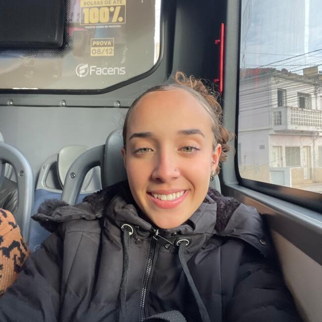 Babysitter in Jandira: Monique