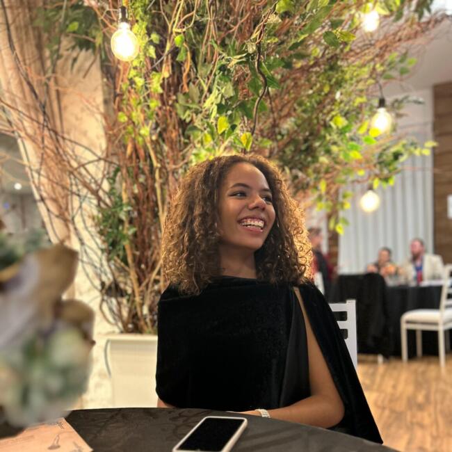 Babysitter in Itapema: Bruna