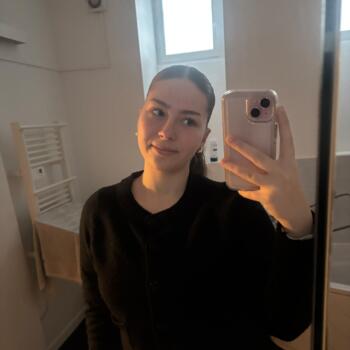 Babysitter in Saint-Python: Manon