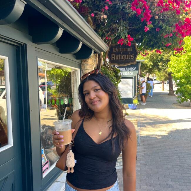 Babysitter in San Mateo: Nina