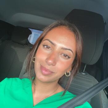 Babysitter Saint-Denis-de-lHôtel: Chahrazad