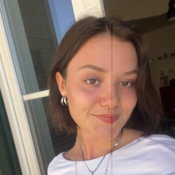 Babysitter in Thizy-les-Bourgs: Léana