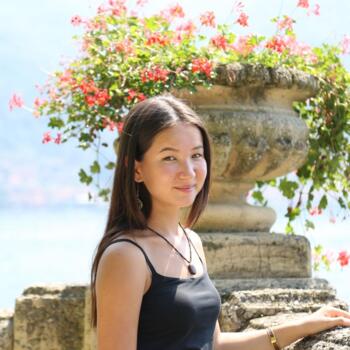 Baby-sitter in Adliswil: Naomi