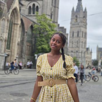 Babysitter in Sint-Niklaas: Fanya