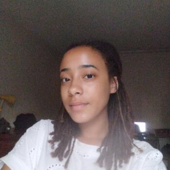 Babysitter in Curepipe: Kendra