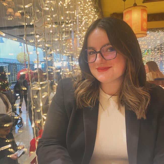 Babysitter in Villeneuve-de-la-Raho: Zoé