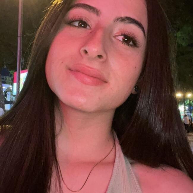 Babysitter in Santa Cruz: Alisson