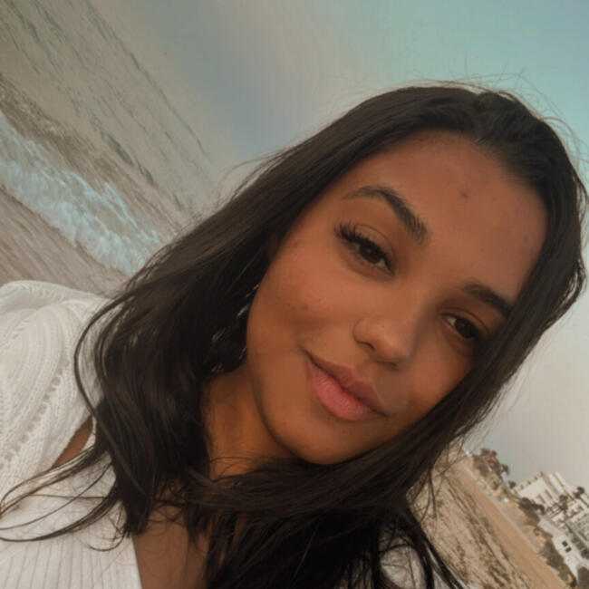 Babysitter in Evora: Thályta