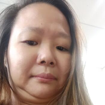 Babysitter in Singapore: Tiara