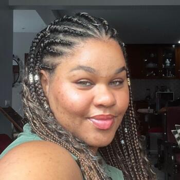 Babysitter em Almada: Alexandra