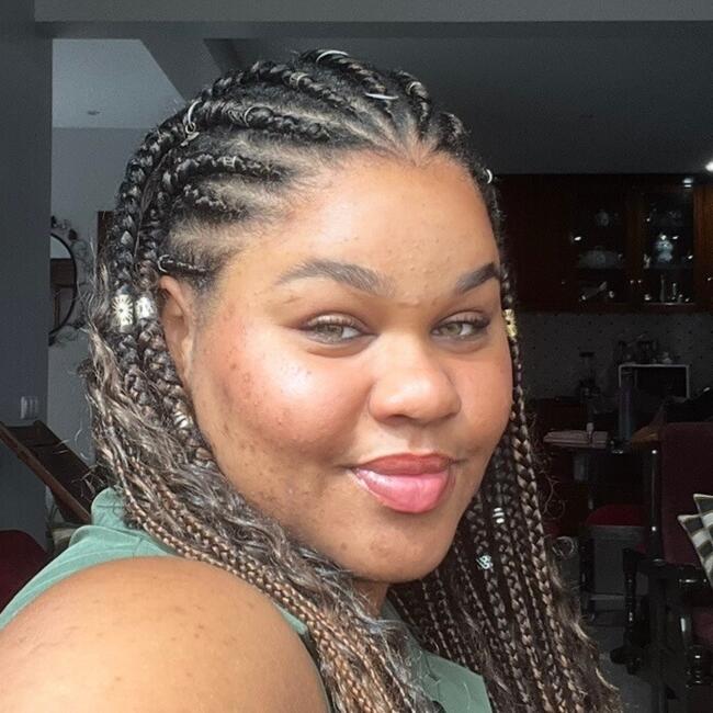 Babysitter em Almada: Alexandra