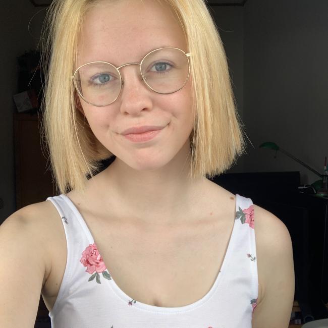 Babysitter in Namur: Estelle