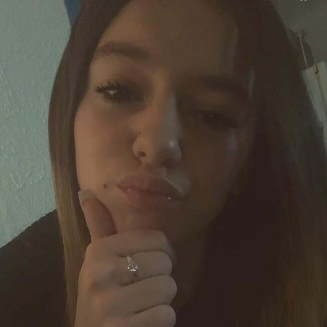 Babysitter in Saint-Drézéry: Ophelia