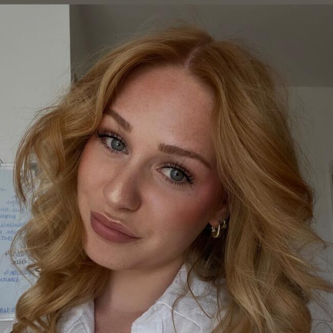 Babysitter in Paris: Amandine
