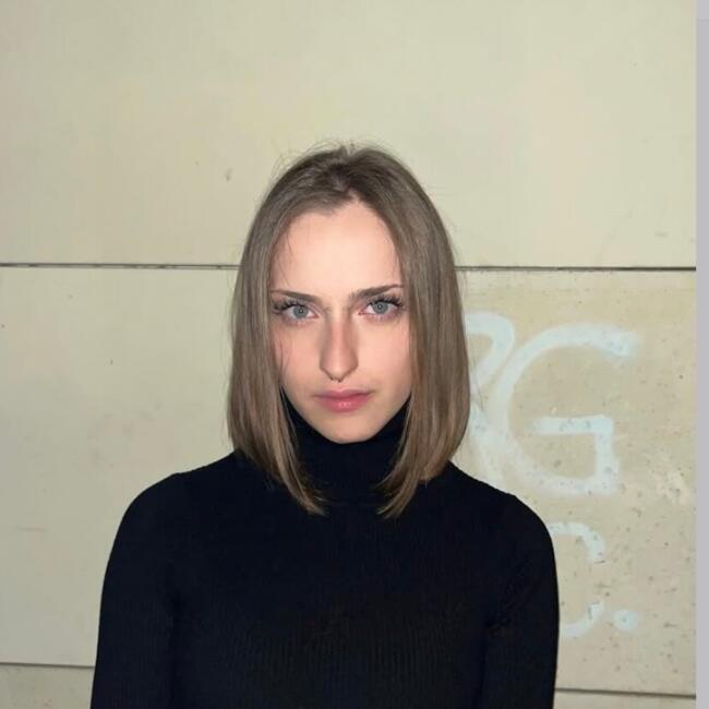 Babysitter in Rivoli: Corinne