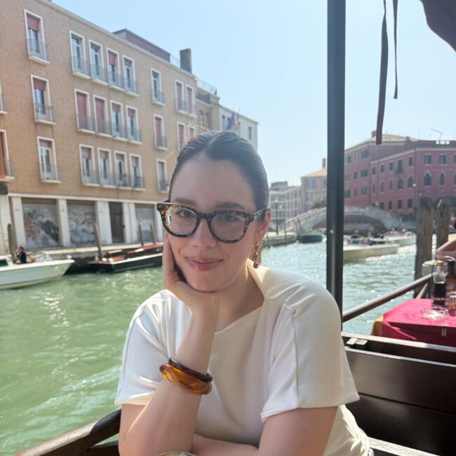 Babysitter in Budapest: Daniella