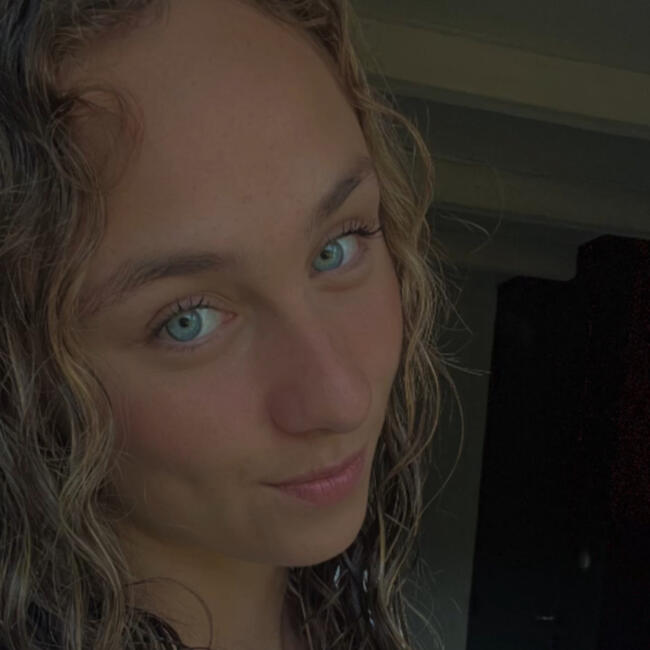 Babysitter in Villeurbanne: Zoe