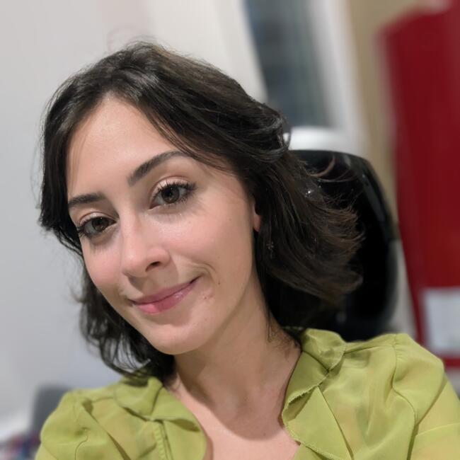 Babysitter in Gold Coast: Bruna