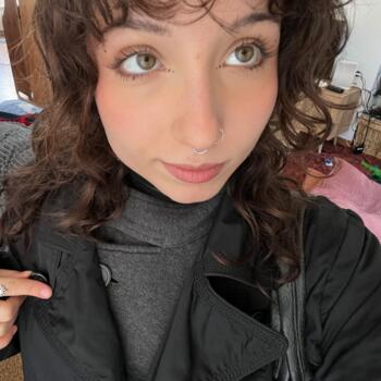 Babysitter in Saint-Gilles: Louna