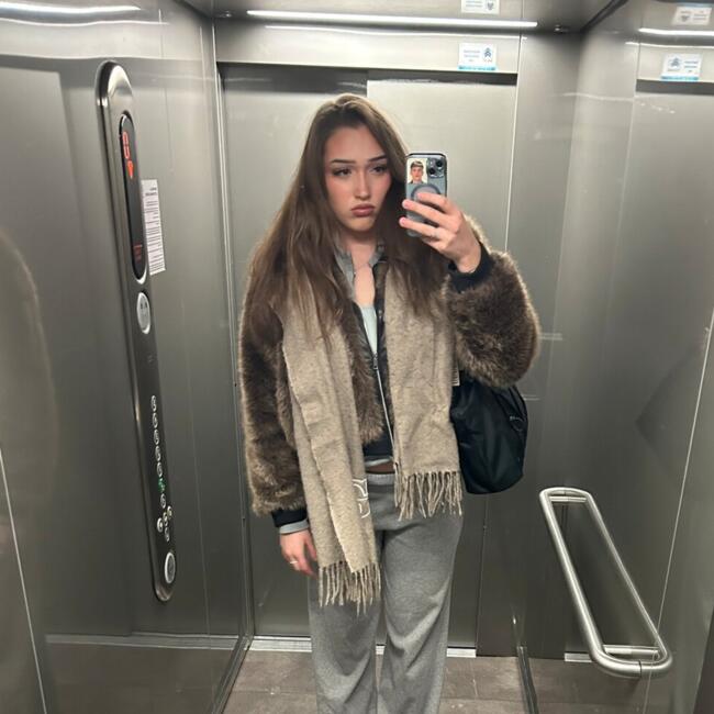 Niania w Dziekanów Leśny: Klaudia