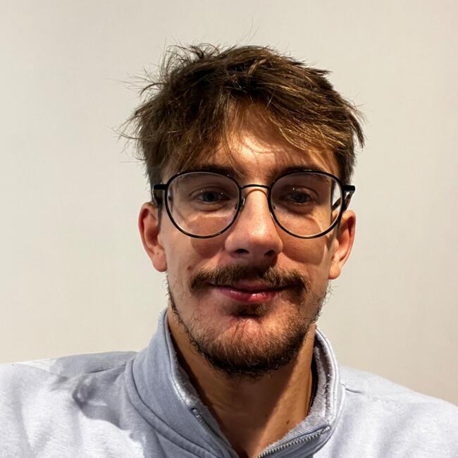 Babysitter in Tournai: Julien