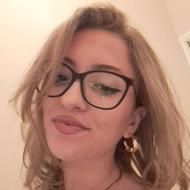 Babysitter in Kalamata: Daniela