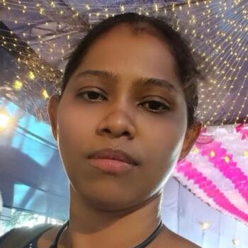 Babysitter Mumbai: Divya