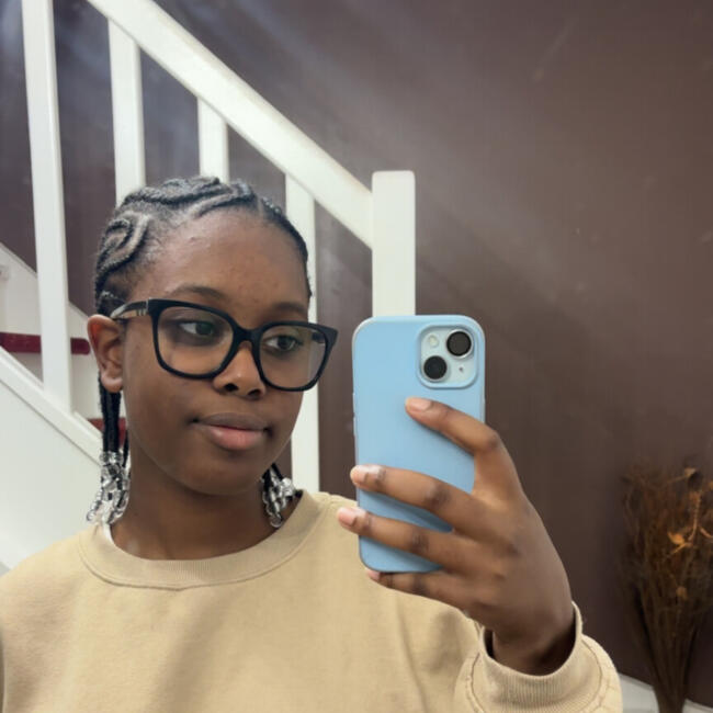 Babysitter in Saint-Leu-d'Esserent: Assia lina