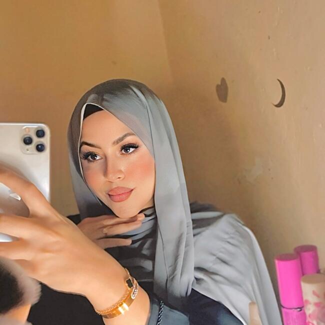 Babysitter in Tangier: Aya